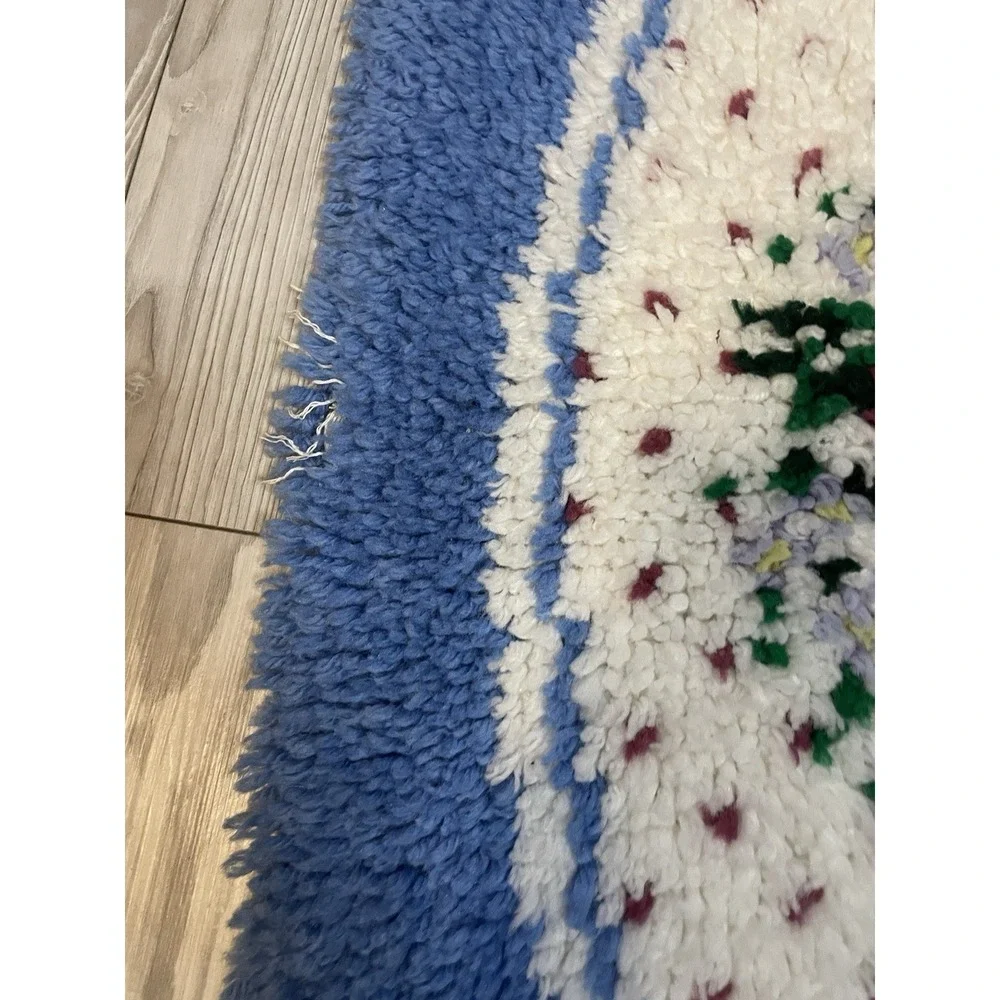 Vintage Completed Latch Hook Rug Wall Hanging 26 X 20 Blue w Pink  Purple Floral
